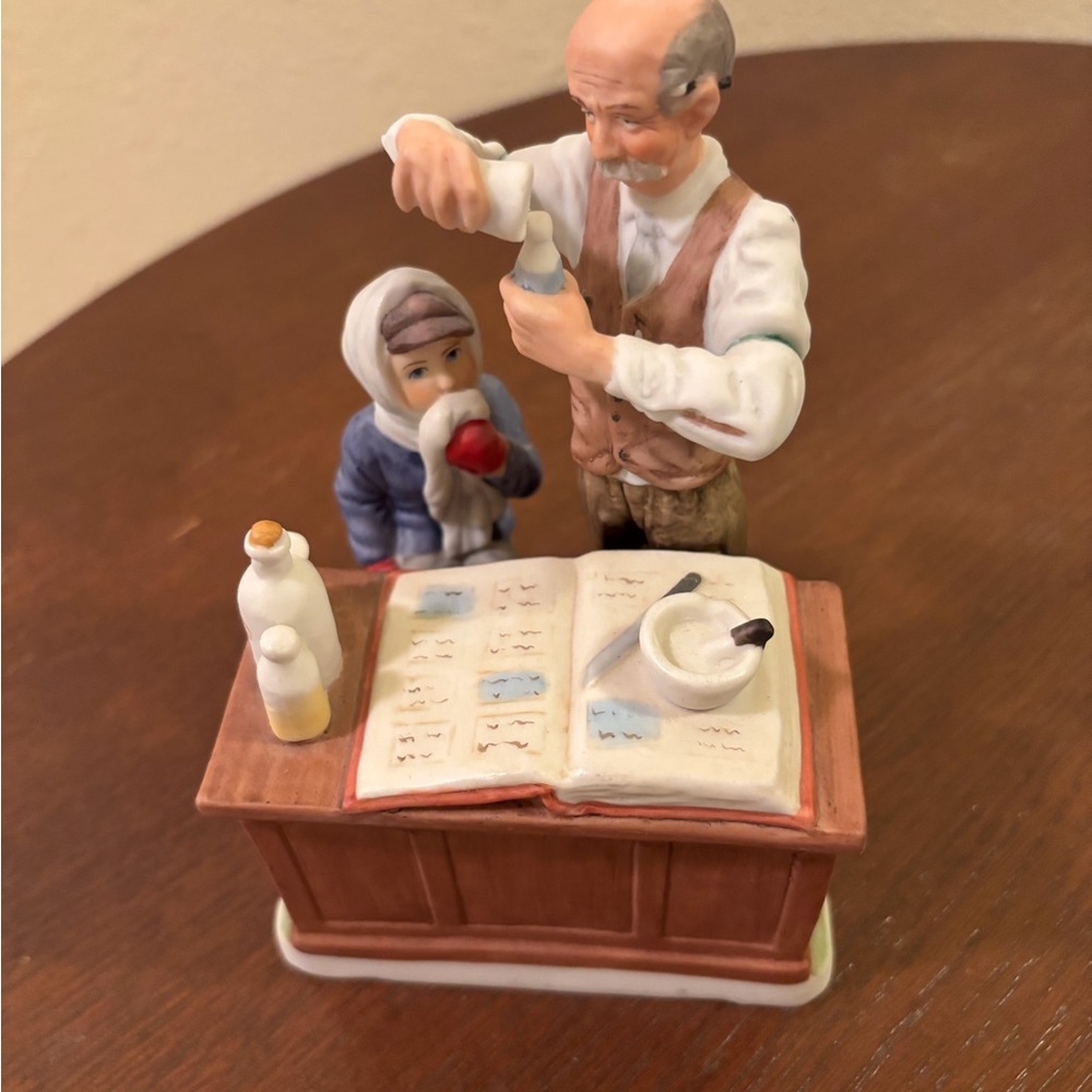 Norman Rockwell Dave Grossman Limited Edition Pharmacist Figurine